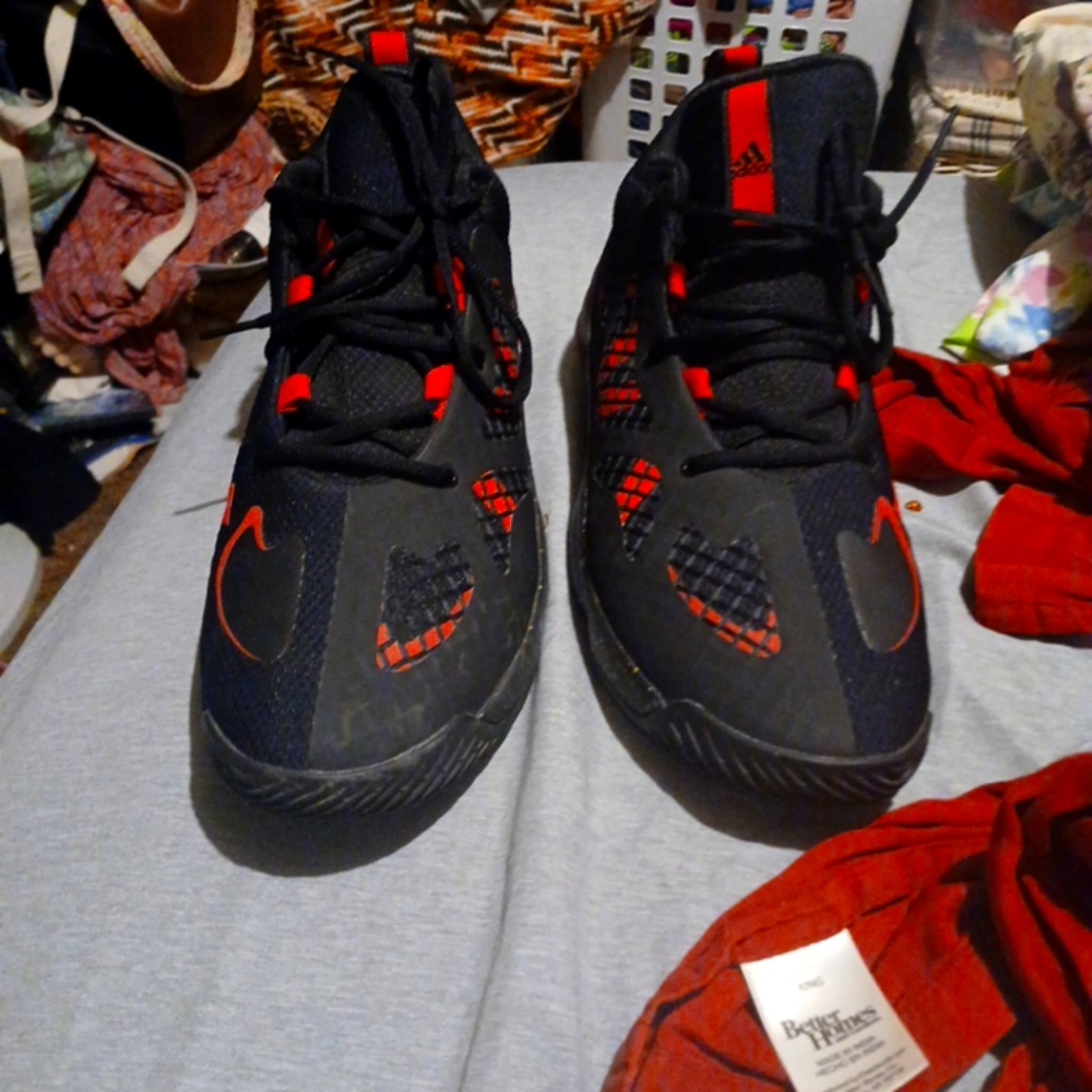 NWOB Adidas Pro Next 2021 Men's Sneakers Basketball Shoes Black Red size 13